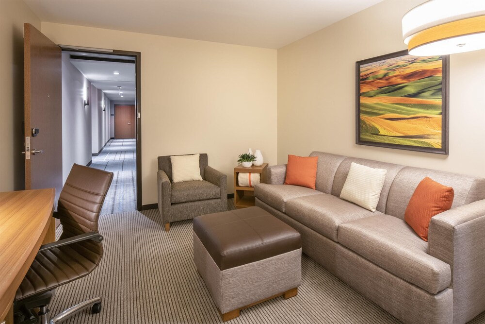 Hyatt Place East Moline/Quad Cities 35/54