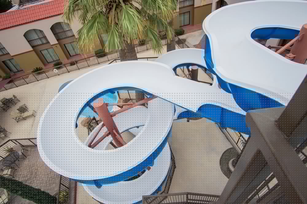 Wyndham El Paso Airport Hotel and Water Park 33/39