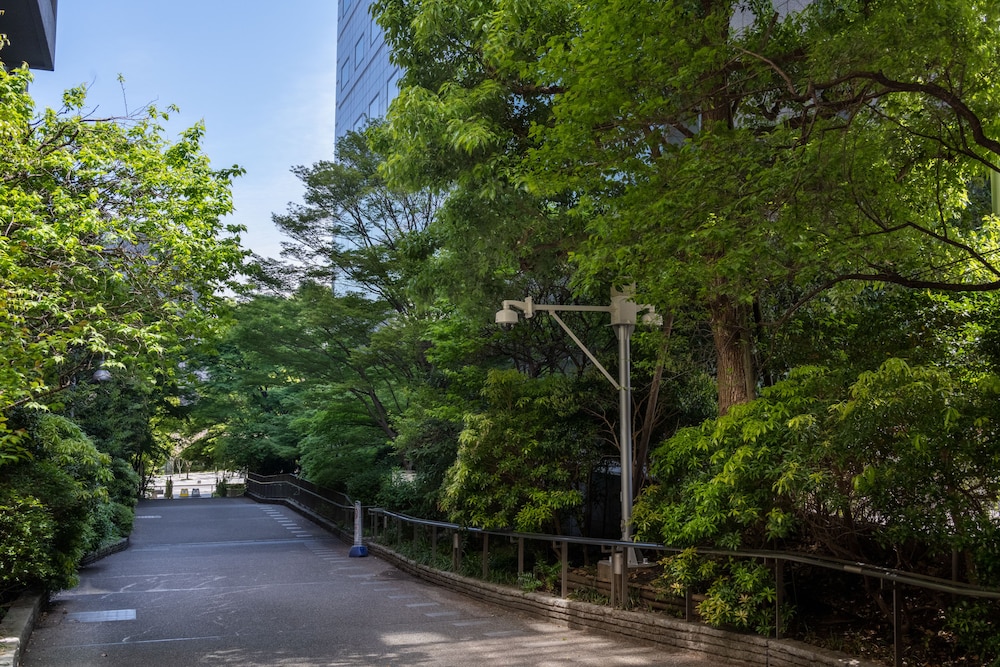 Toshi Center Hotel 63/65