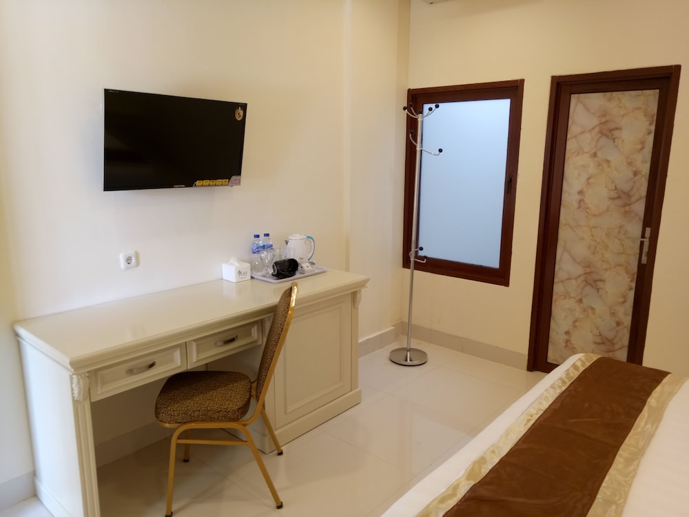 Grand Town Hotel Mandai photo5