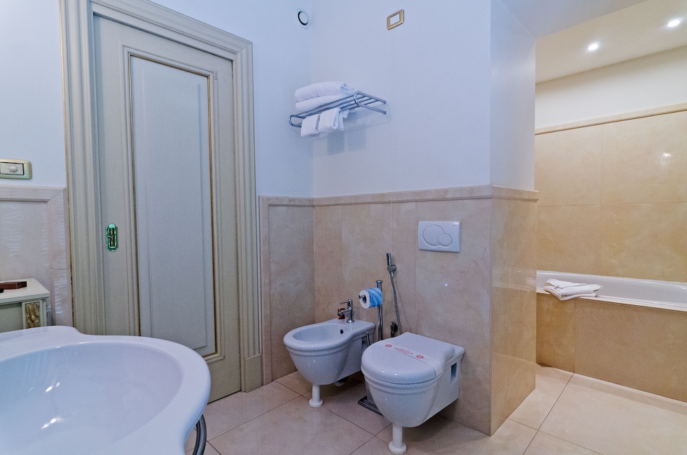 Hotel de Paris Sanremo 64/67
