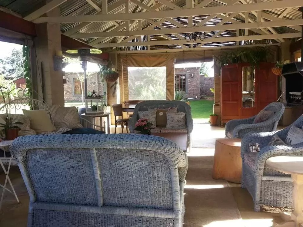 Town And Country Guest House 5/50
