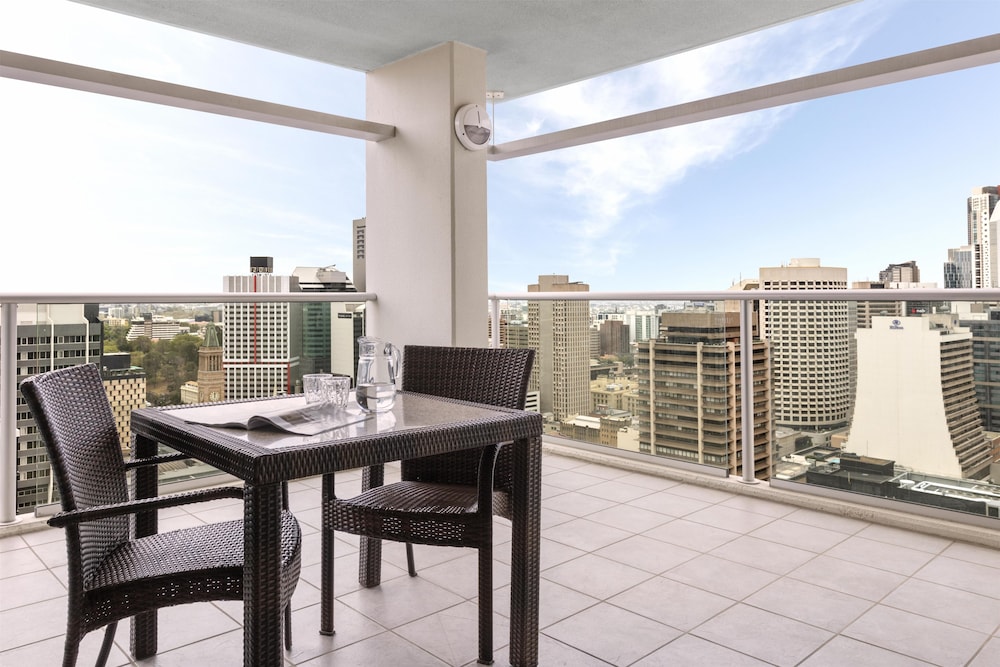 Oaks Brisbane Casino Tower Suites 35/50
