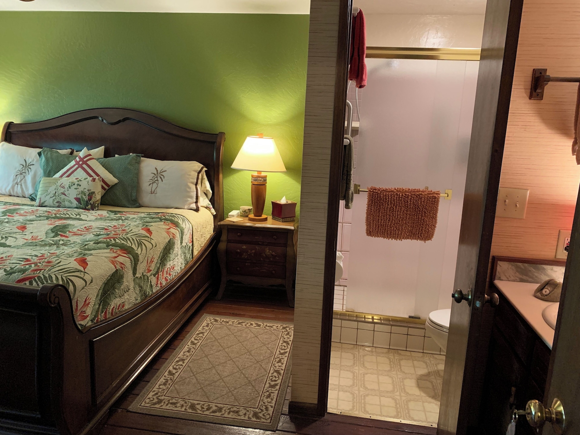 KING BED, ACCESSIBLE