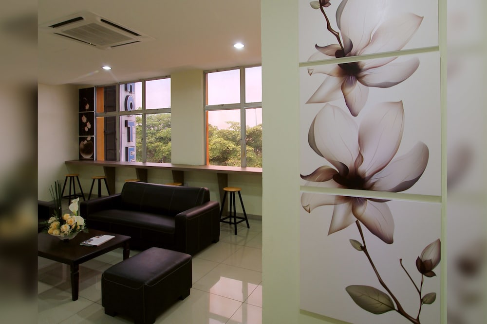 Max Inn Suite Hotel 20/24