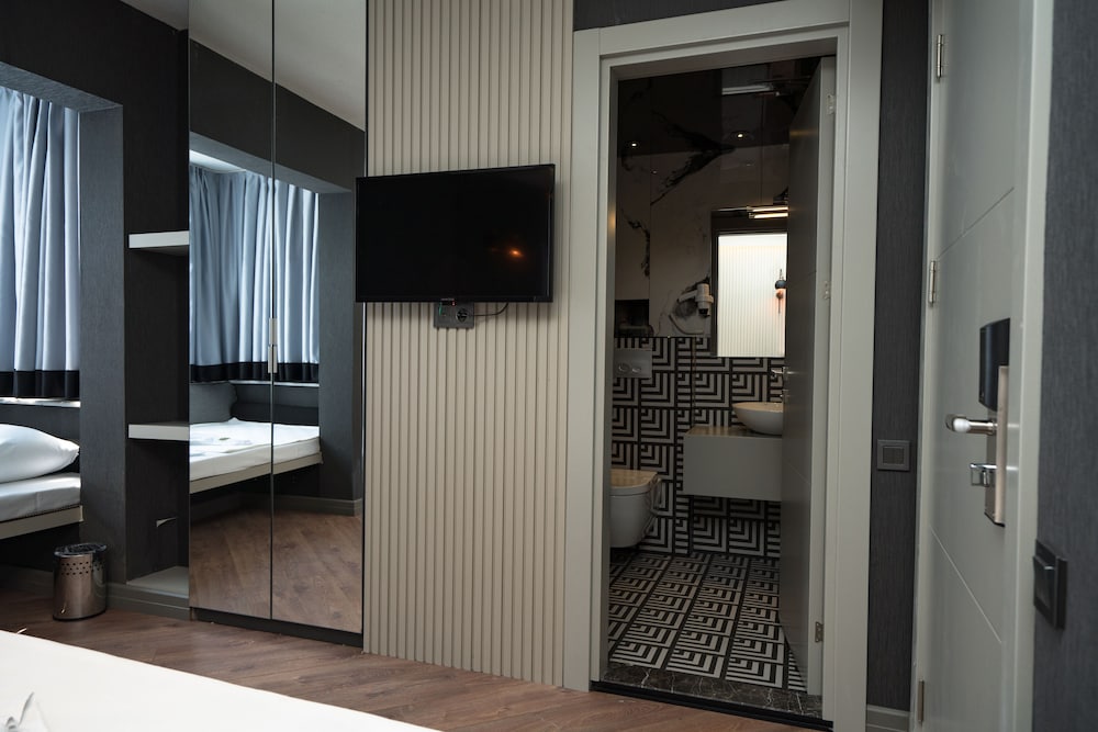 Basel Hotel 42/50