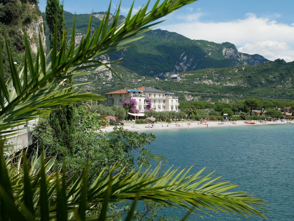 Hotel Baia Azzurra 46/50