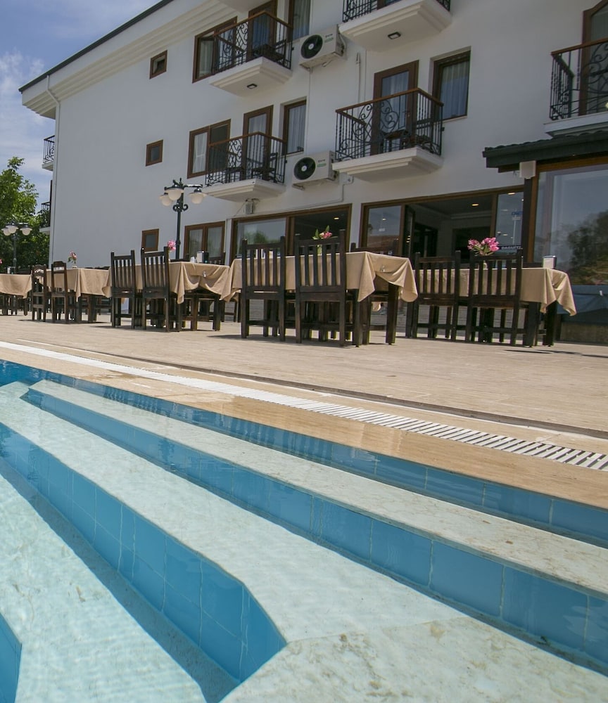 Kilim Hotel 12/71
