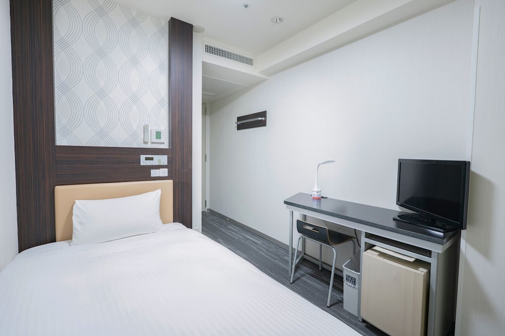 ROOM, SINGLE