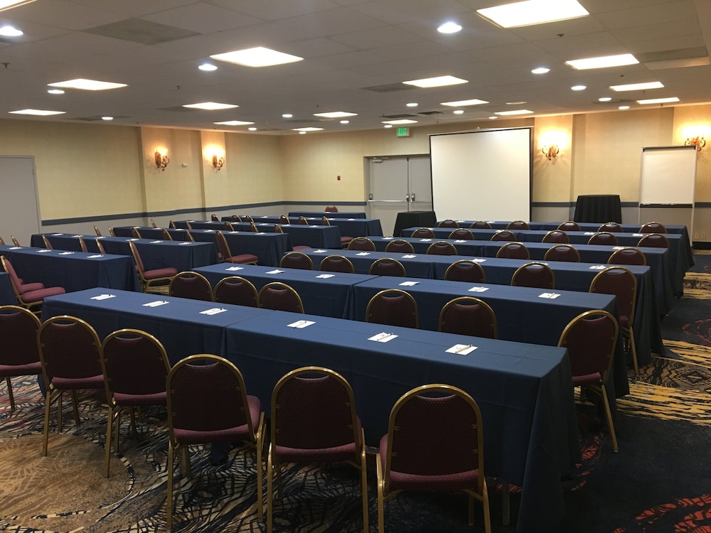Holiday Inn Express Towson Baltimore North 49/63