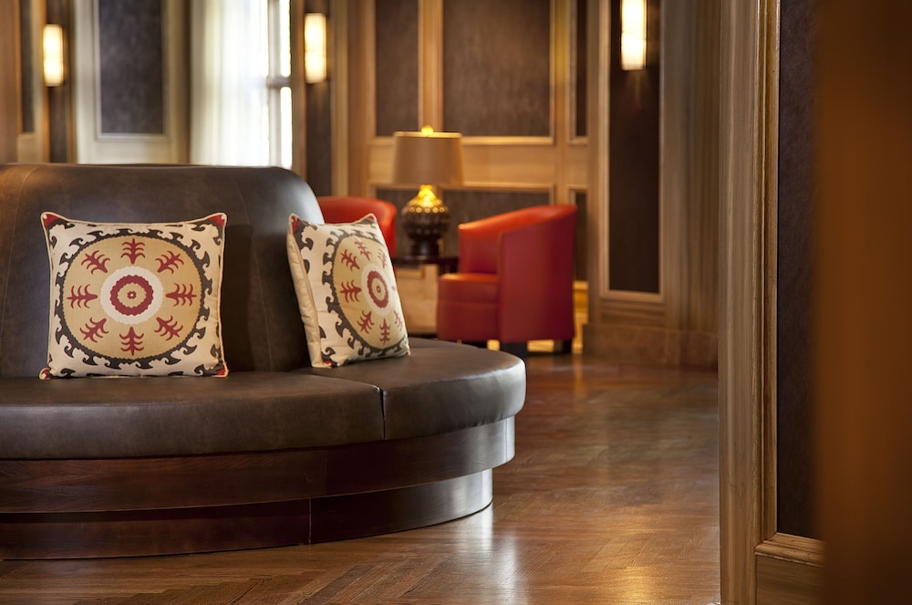 DoubleTree Suites by Hilton Austin Downtown Capitol 8/69
