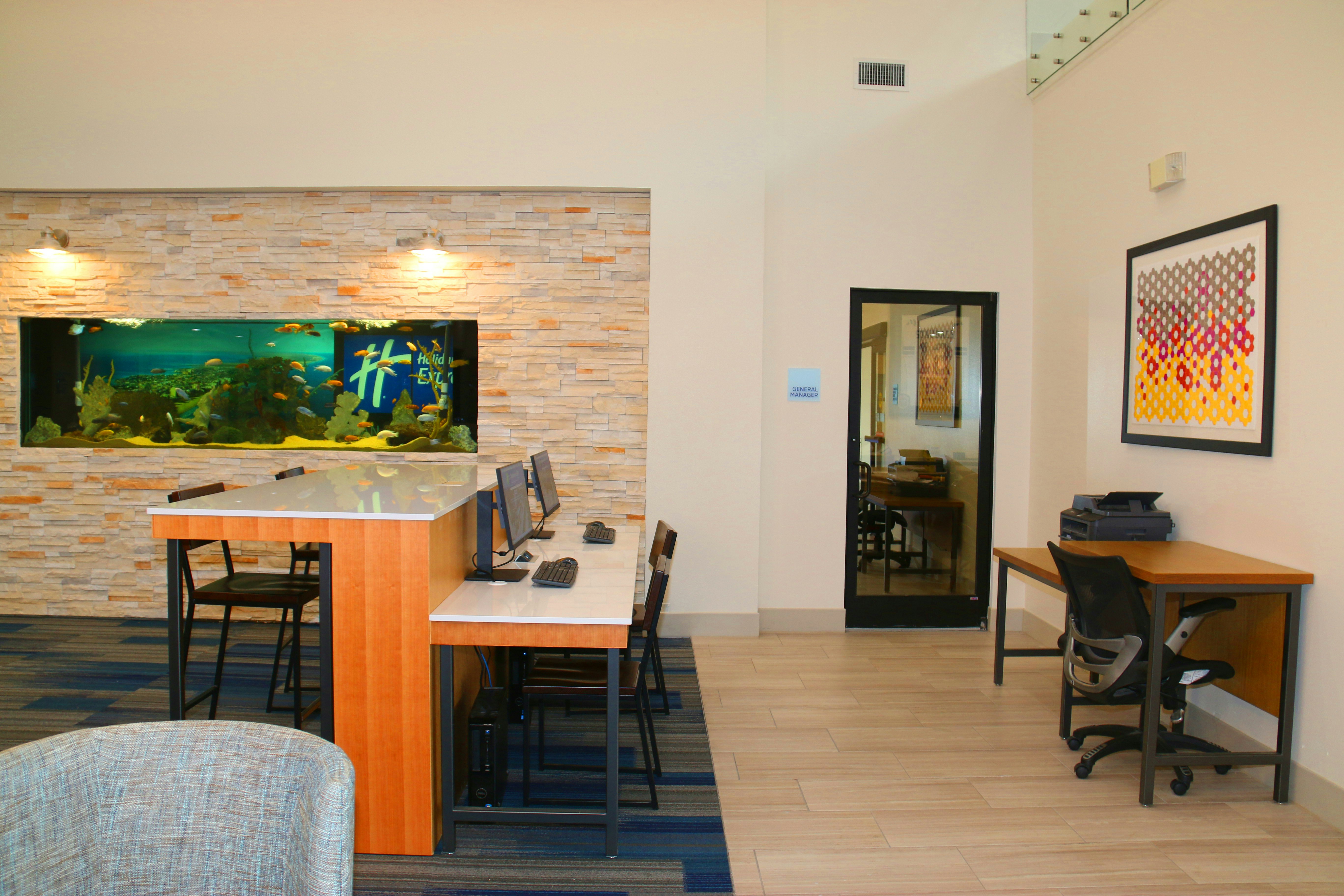 Holiday Inn Express Suites South Padre Island 47/62