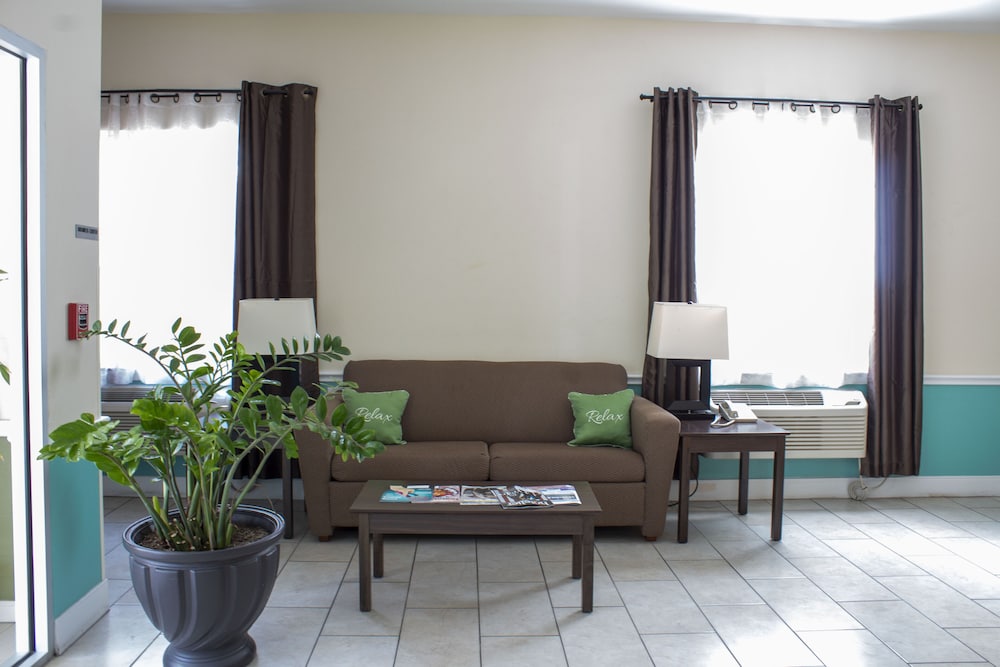 The Bungalows Hotel Event Center 42/61