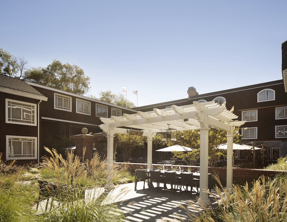 Stanford Park Hotel 4/68
