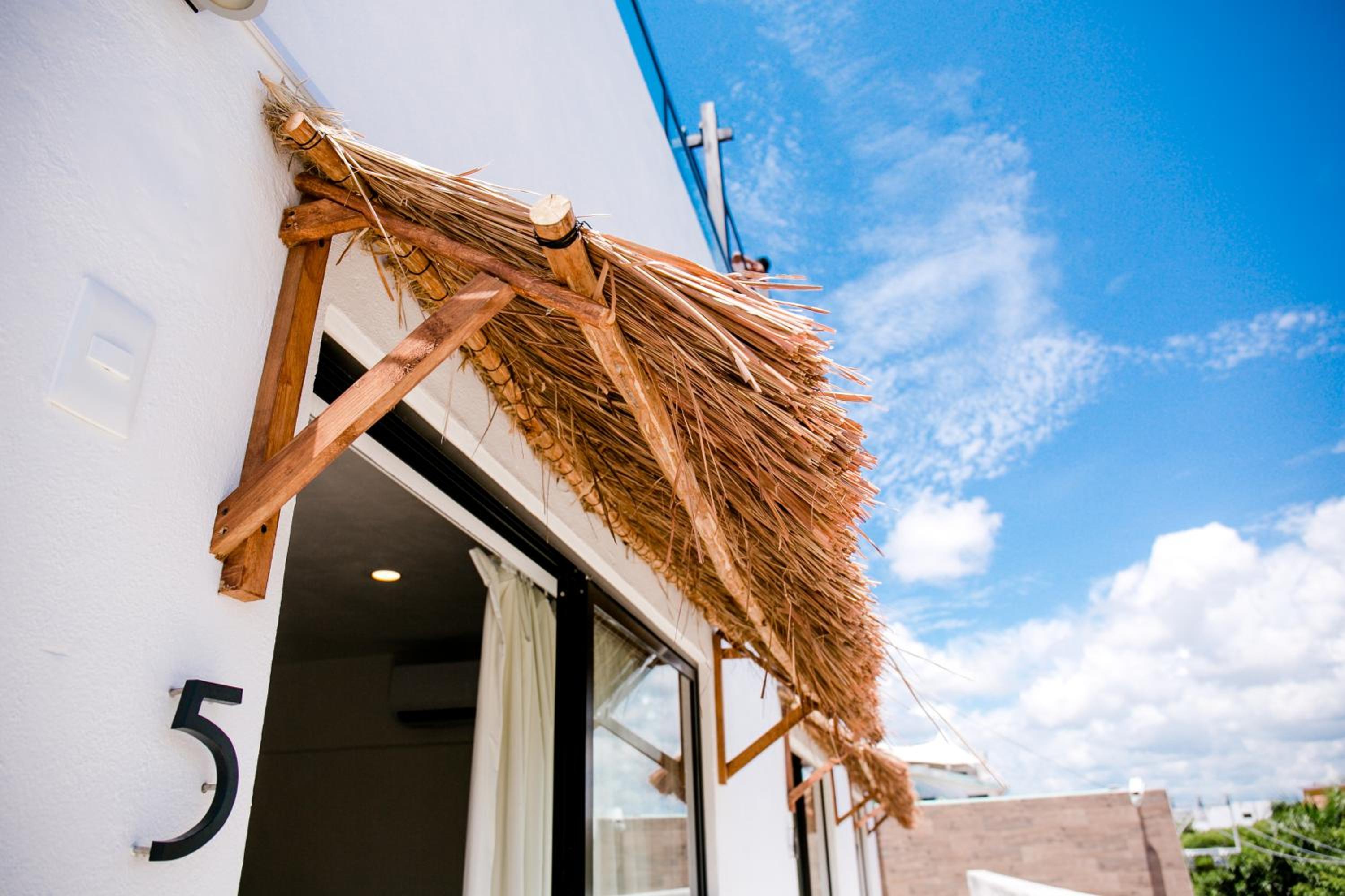 Maui Suites by GuruHotel 4/50