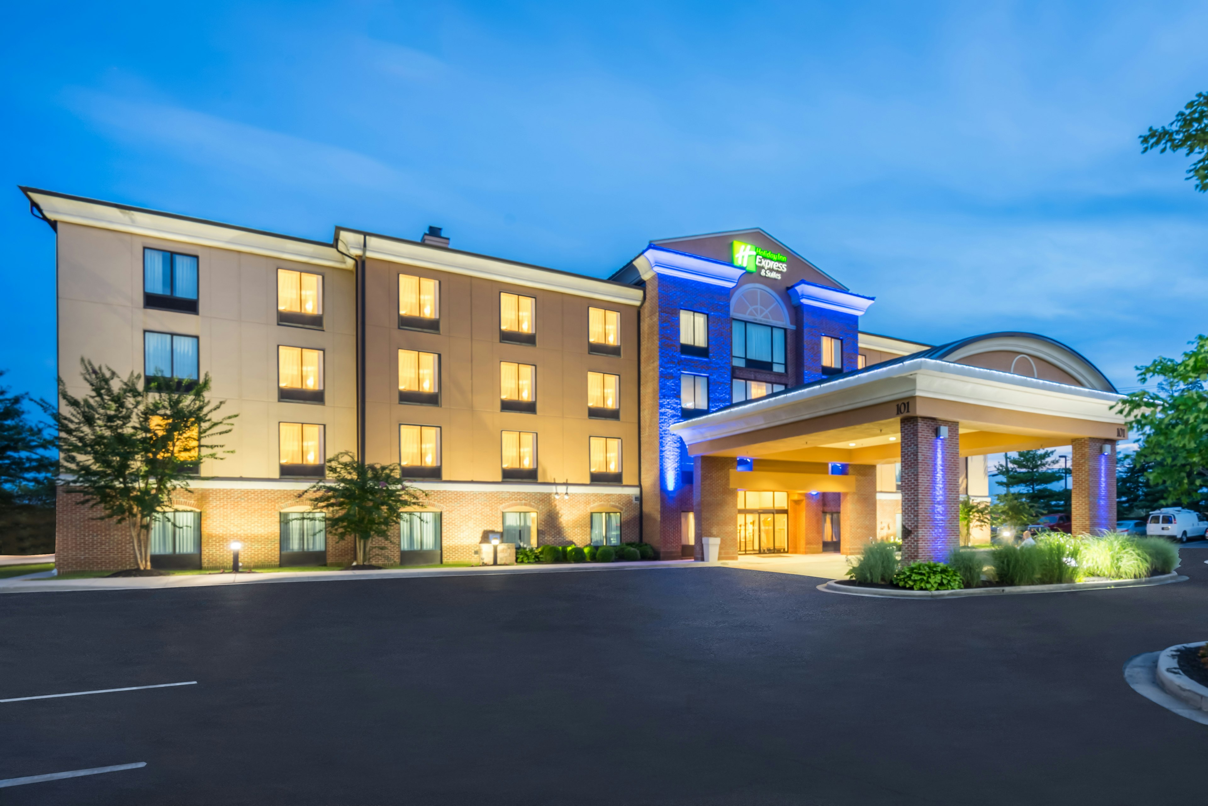 Holiday Inn Express & Suites North East 2/53