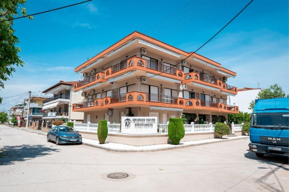 Milonas House Apartments 10/50