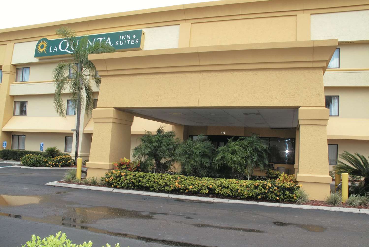 La Quinta Inn And Suites By Wyndham Tampa Brandon West 3/53