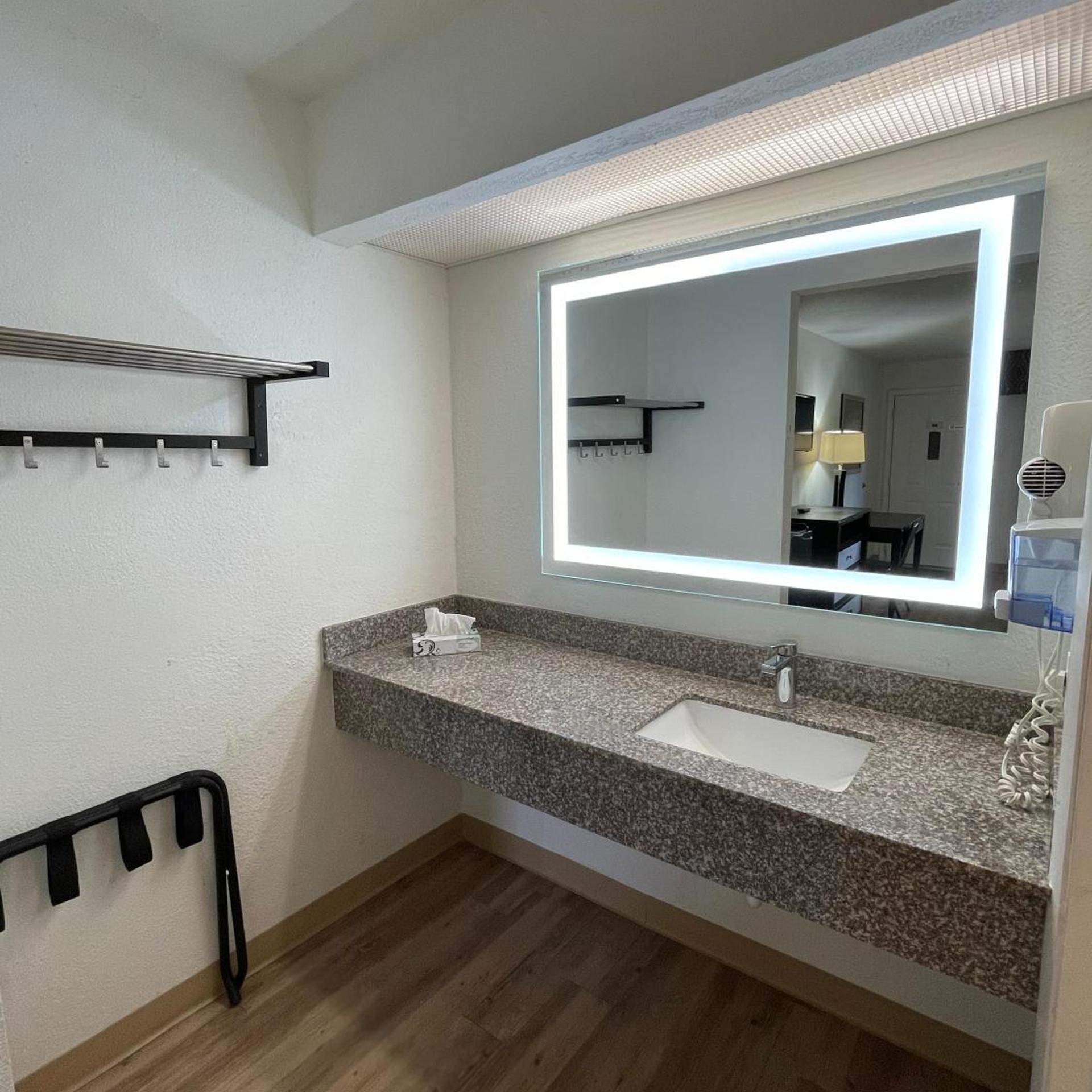 Tricove Inn and Suites 36/36