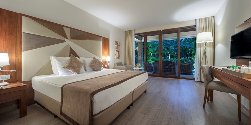 Lagoon, Family Suite, Double Bed, 2 Sofa