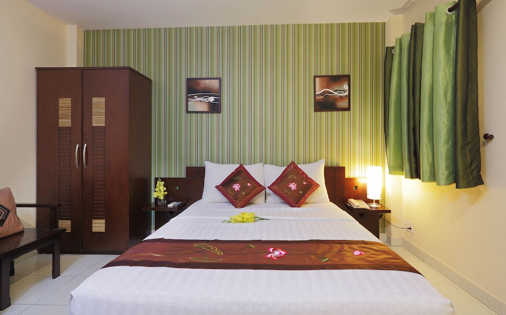 Sen Saigon Hotel 25/50