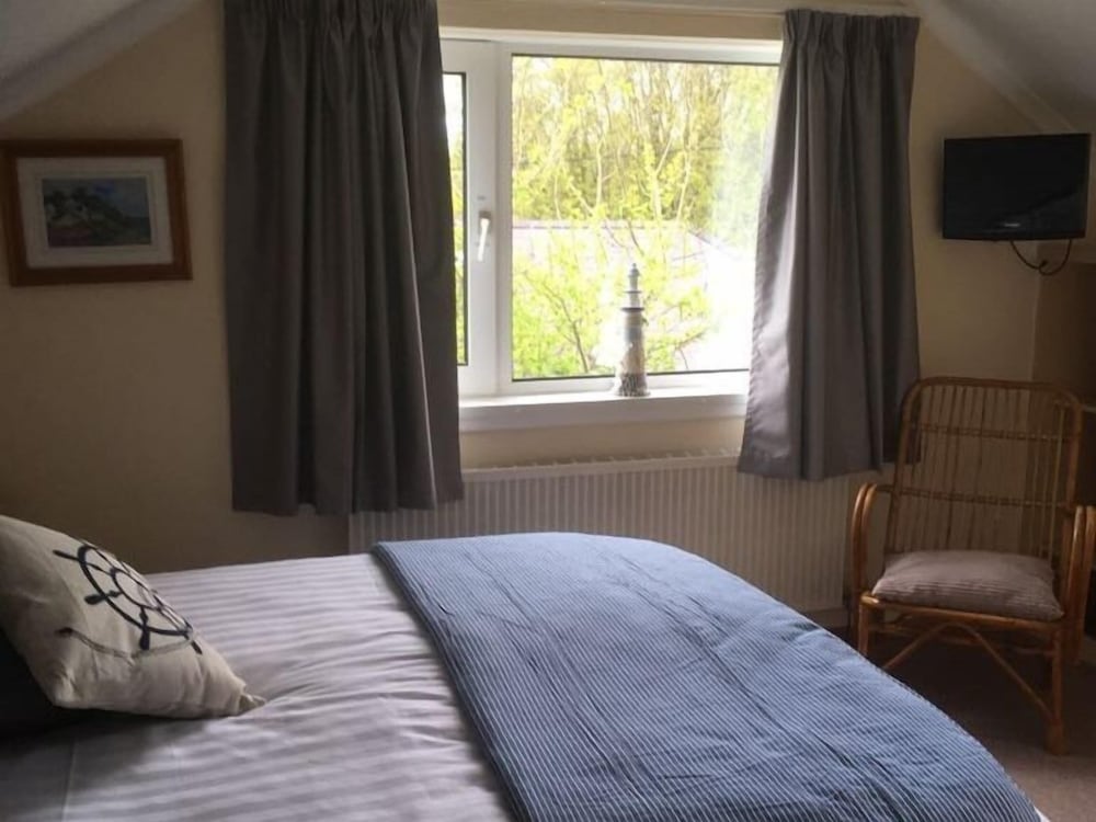 Pinewood B&amp;B 10/50