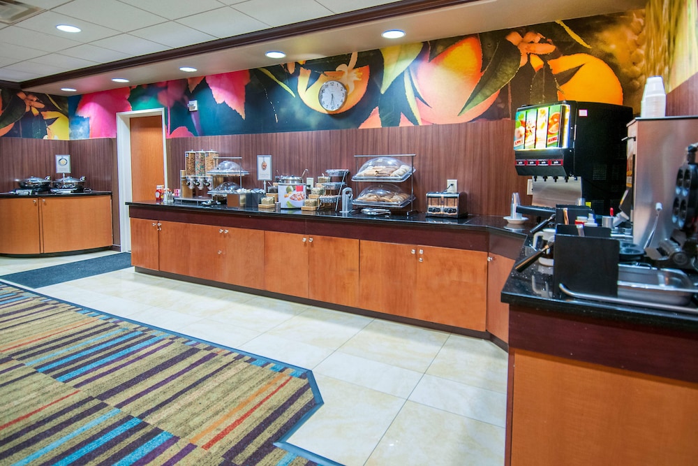 Fairfield Inn And Suites San Antonio North Stone Oak 34/43