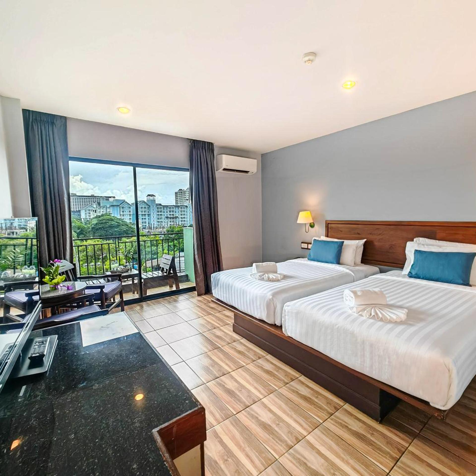 غرفة سوبيريور بسرير مزدوج أو سريرين منفصلين بإطلالة على المسبح، Savotel 2/10
