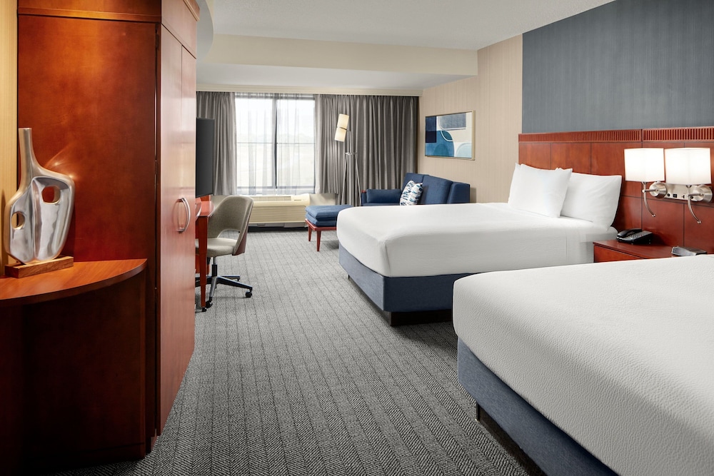 Executive, 2 Queen Beds, Accessible