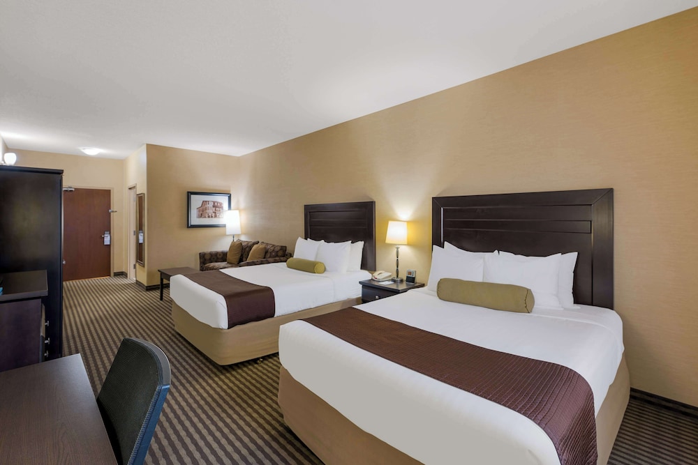 Standard, 2 Queen Beds, Sofa, Pet Friendly
