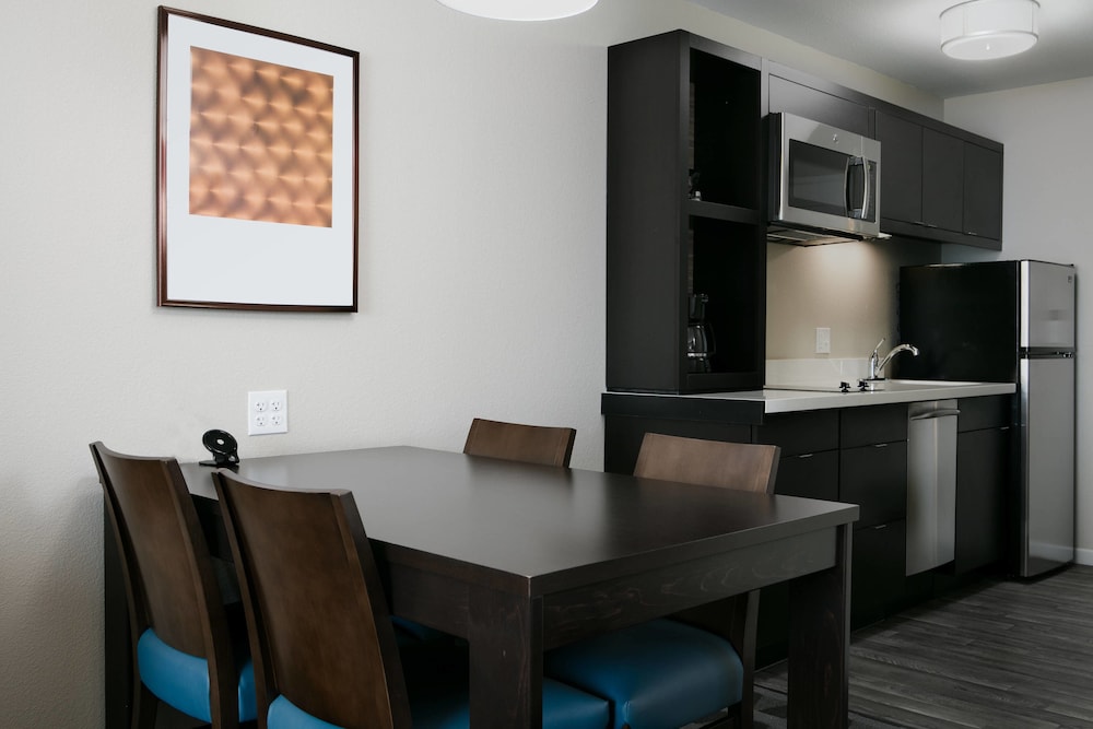 TOWNEPLACE SUITES KANSAS CITY AIRPORT 22/40