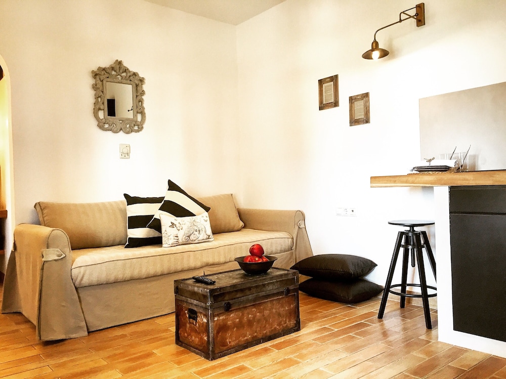 Athina Studios & Suites 29/50
