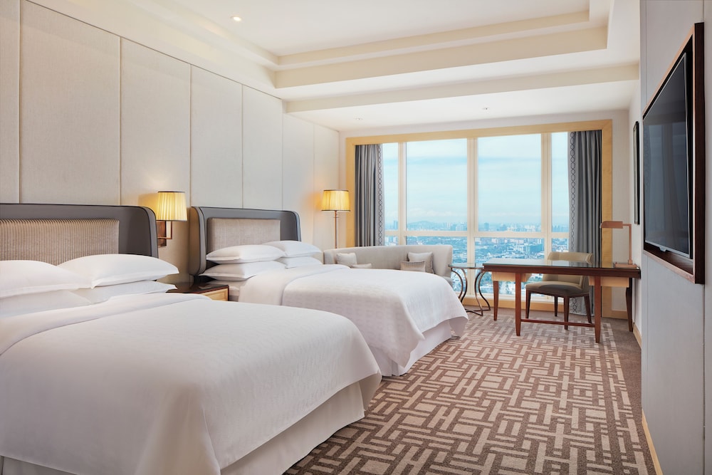 Club, Twin Beds