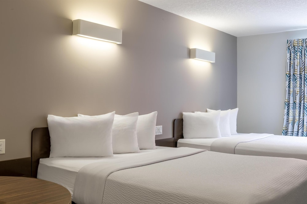 Motel6 Airdrie Ab 36/68