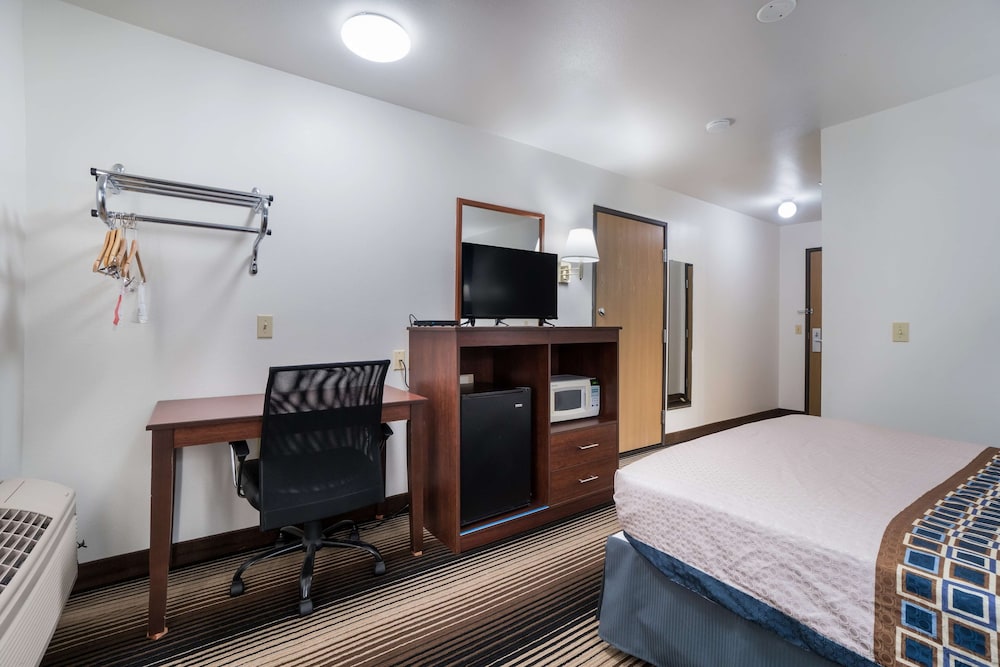 Americas Best Value Inn Green River 6/28