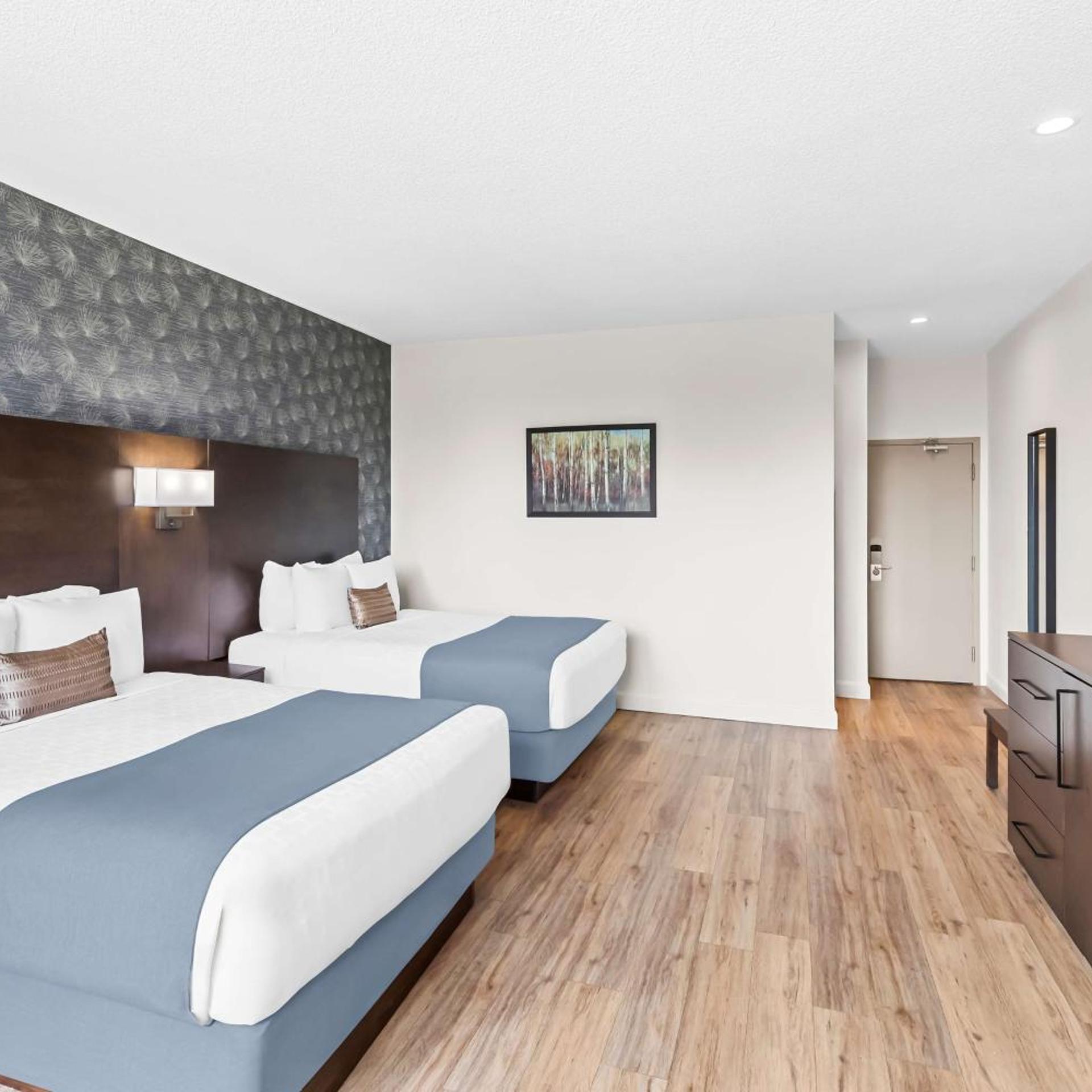 Room, King Bed, 2 Queen Beds