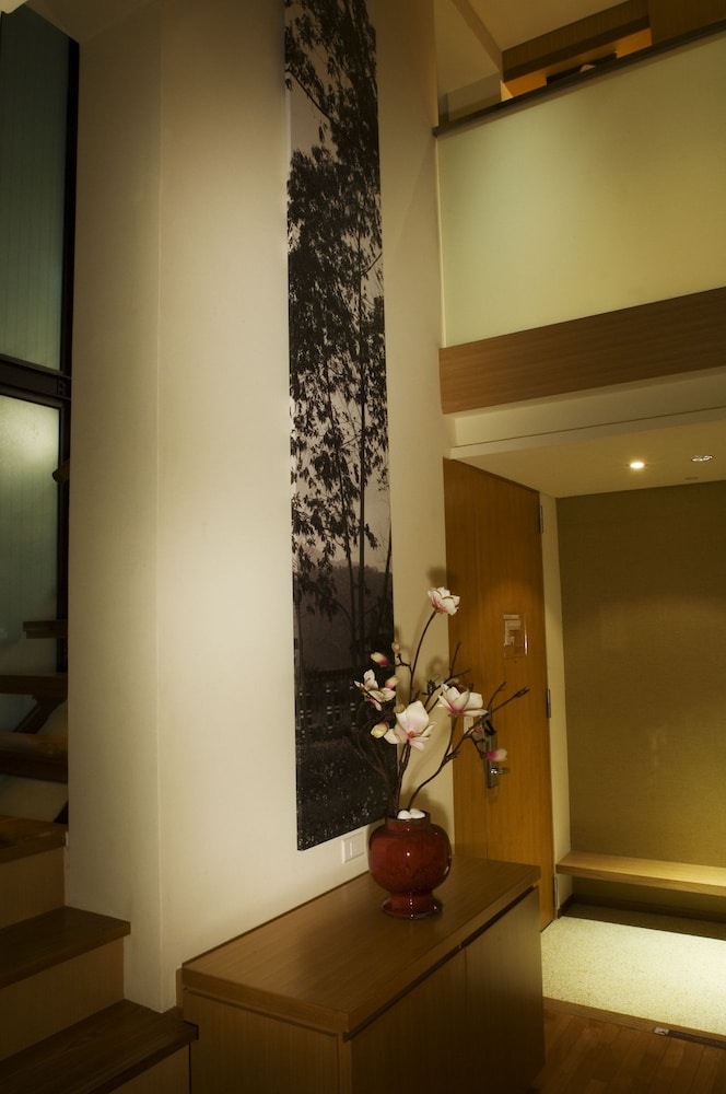 Royal Chiaohsi Hotel 61/73