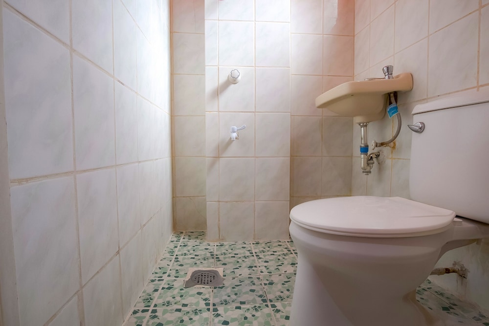 La Maria Pension & Tourist Inn Hotel 49/51