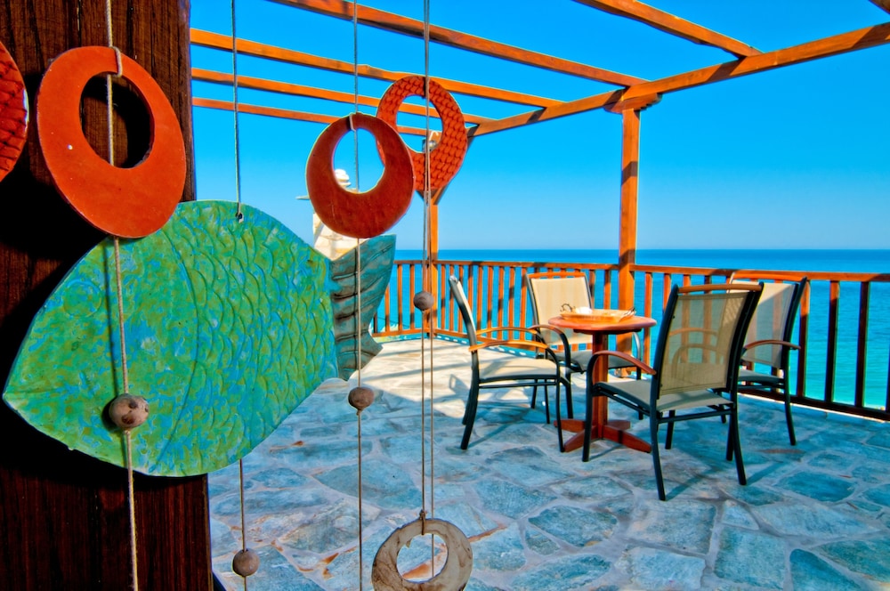 FLAMINGO HOTEL PELION 53/60
