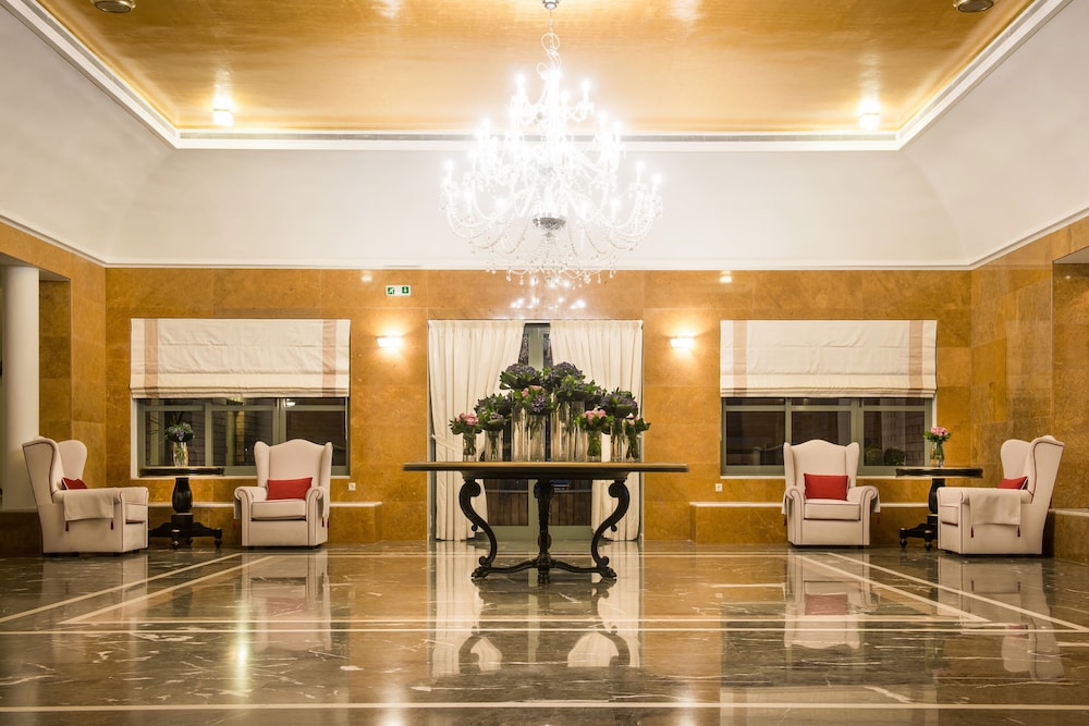 Bella Beach Hotel 55/70