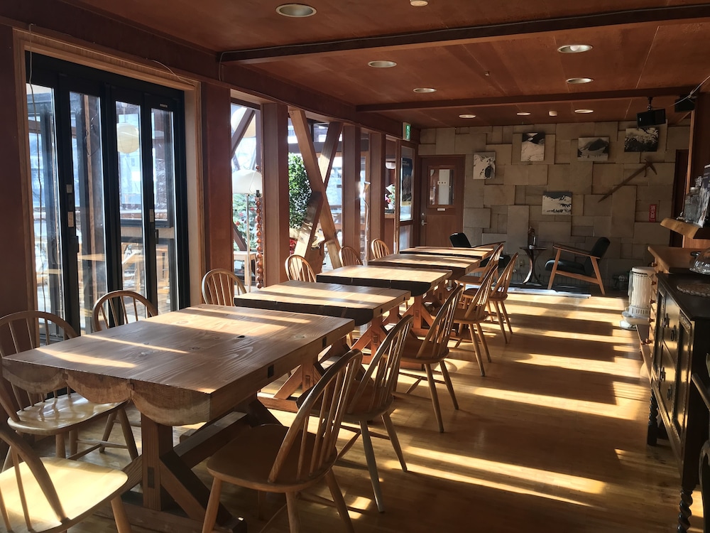 Alp Lodge 40/50