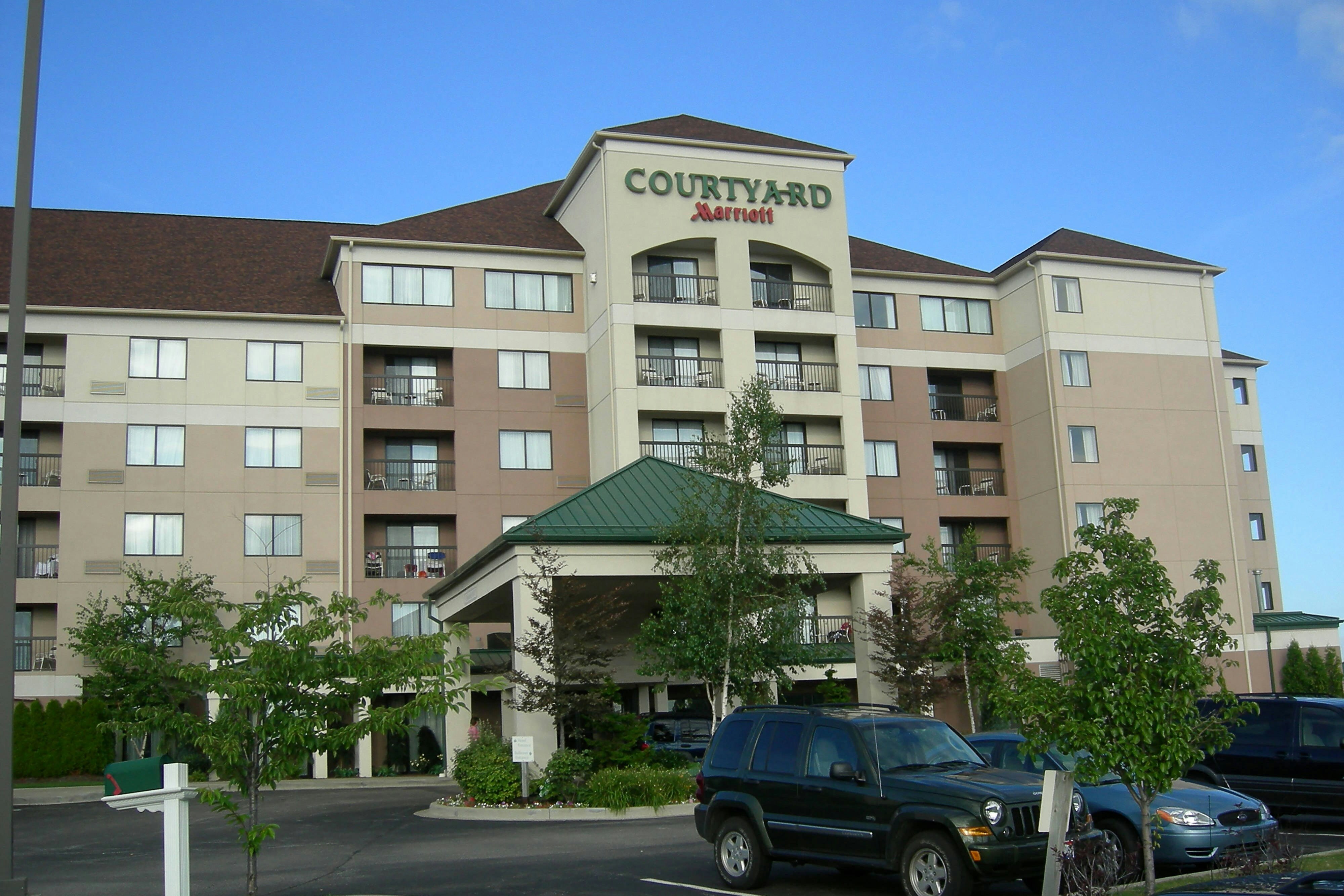 Courtyard by Marriott Erie Ambassador Conference Center 13/13