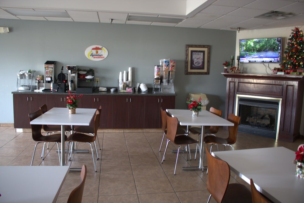 Super 8 by Wyndham Rainsville 12/23