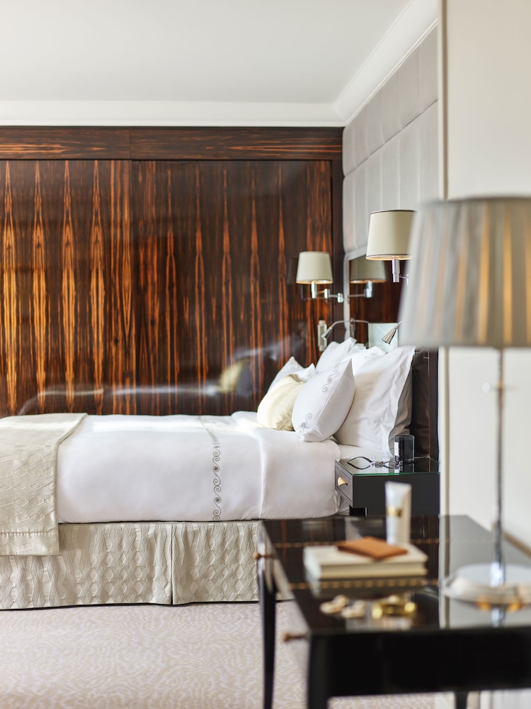 Eiffel, Signature, Suite, King Bed