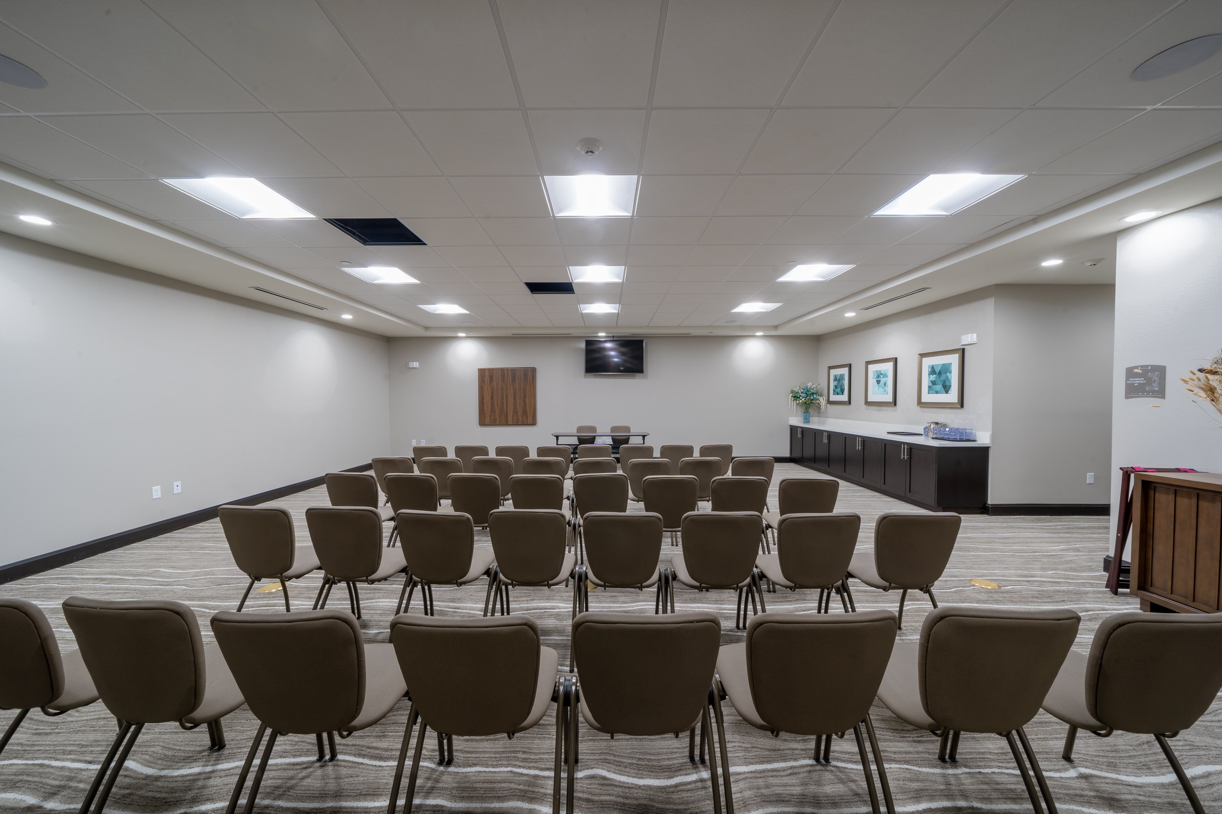 Staybridge Suites Houston East - Baytown 65/76