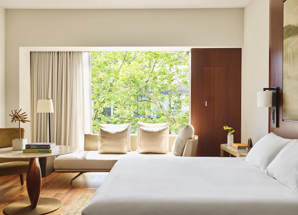 PARK HYATT ZURICH 19/80