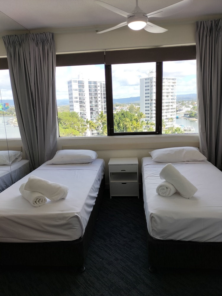 Tiki Hotel Apartments Surfers Paradise 27/71