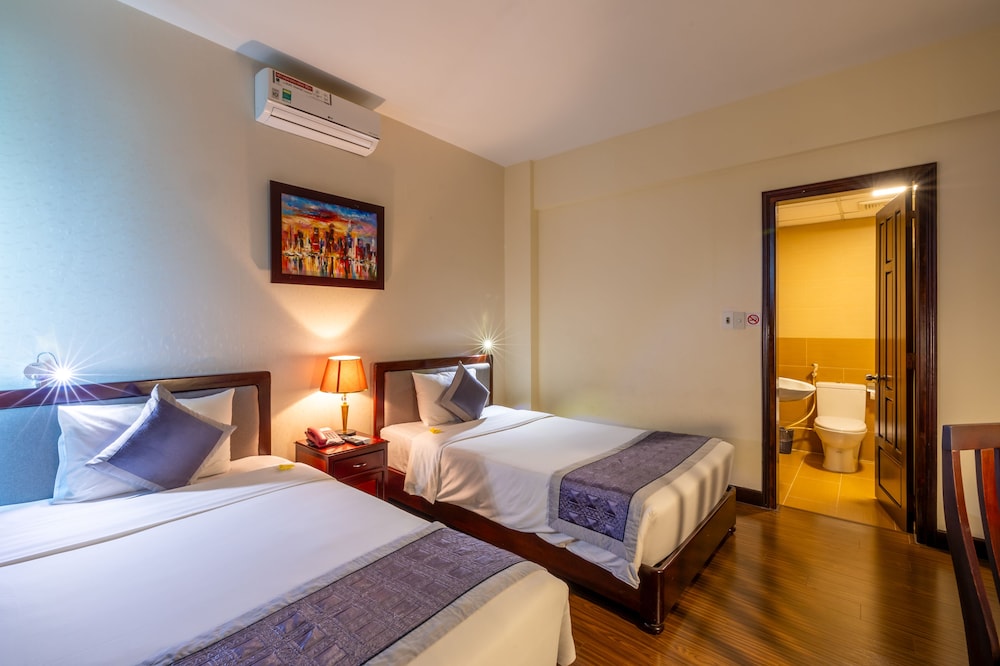 Baly Hotel 35/72