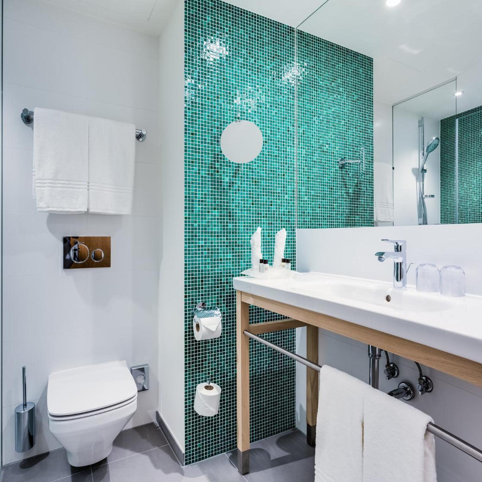 غرفة بسرير مزدوج مع أريكة، Holiday Inn Warsaw City Centre 9/9