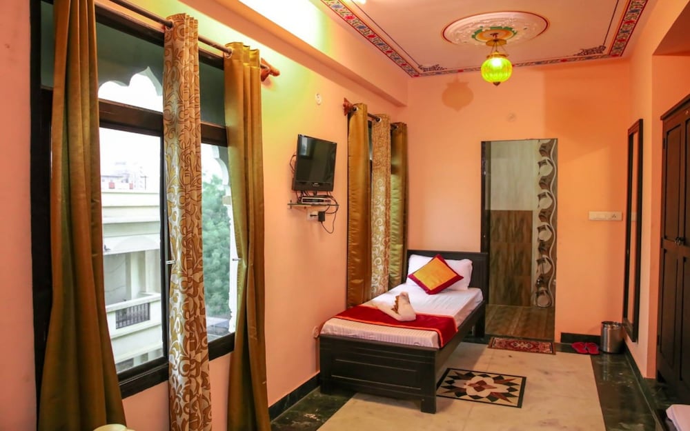 Nahar Singh Haveli 25/47